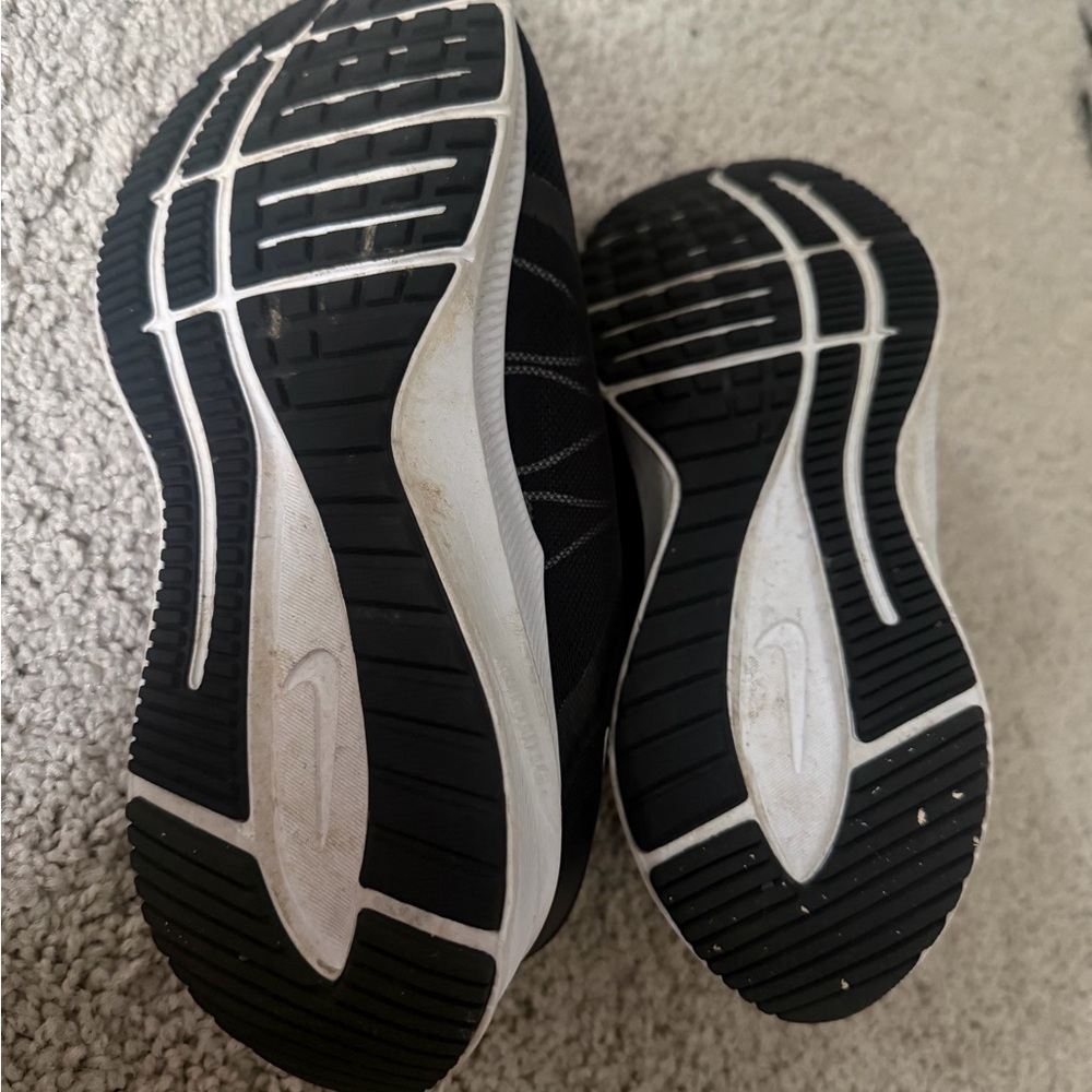 Nike Quest 4 Womens Sneakers - Picture 5 of 5